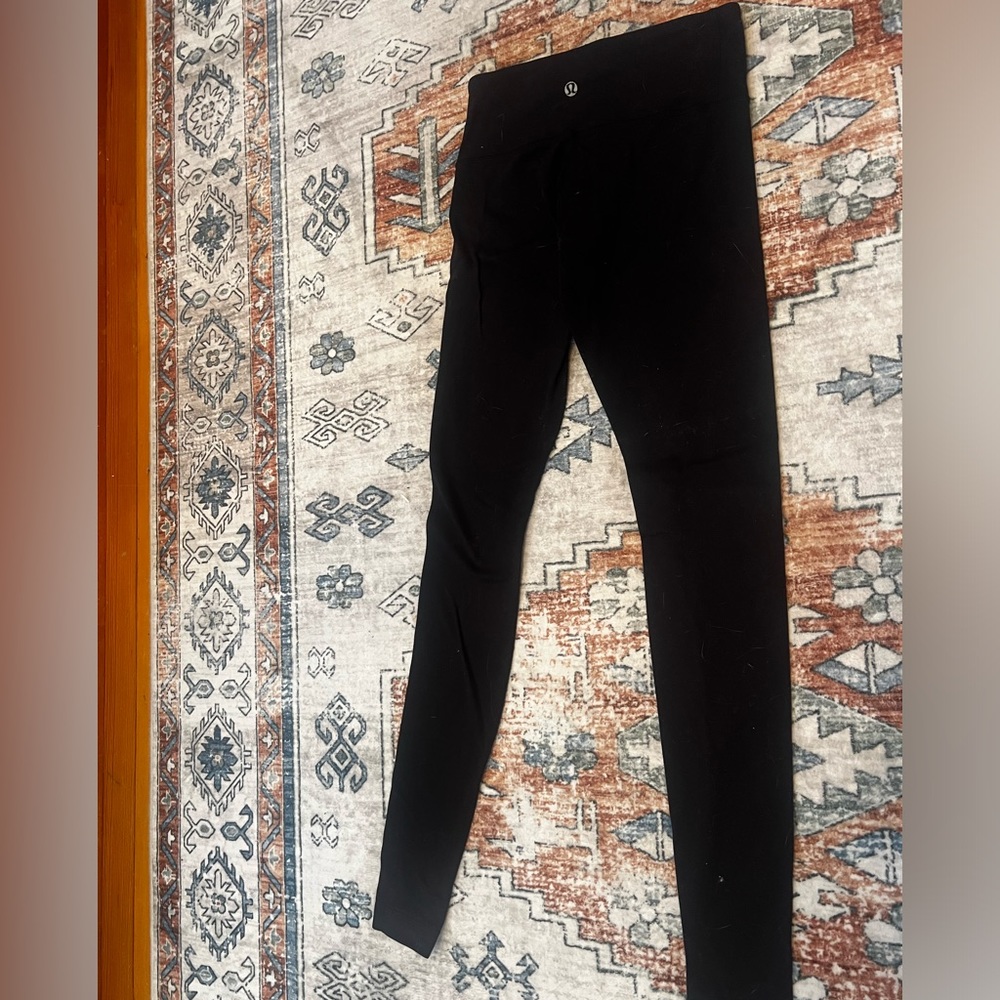 Black lululemon leggings